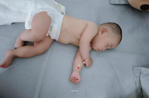 三沙宝宝多久会坐